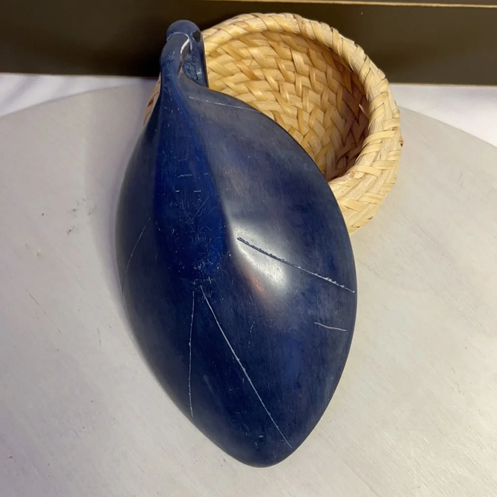 Small Decorative Blue Leaf Shaped Tray from Costa Rica - Picture 2 of 6